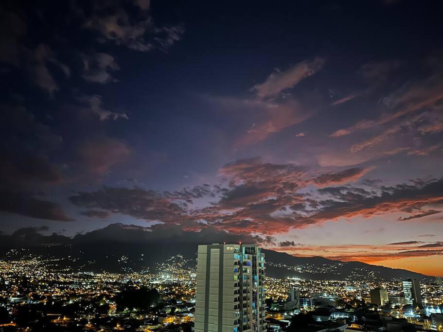 Penthouse En Los Yoses, Vista De Los Dioses Fast Wifi San Jose  Exterior foto