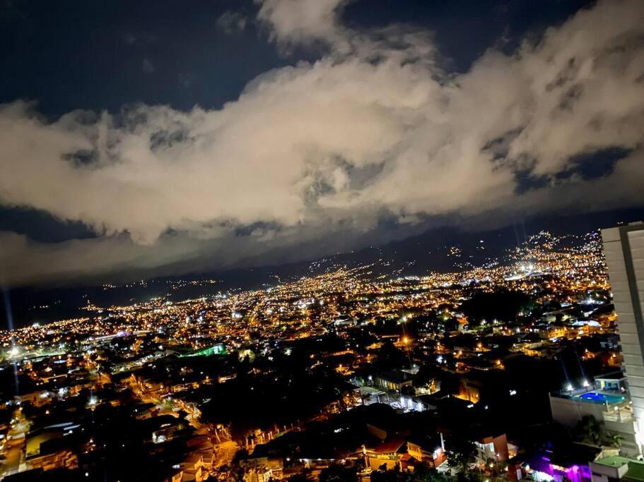Penthouse En Los Yoses, Vista De Los Dioses Fast Wifi San Jose  Exterior foto