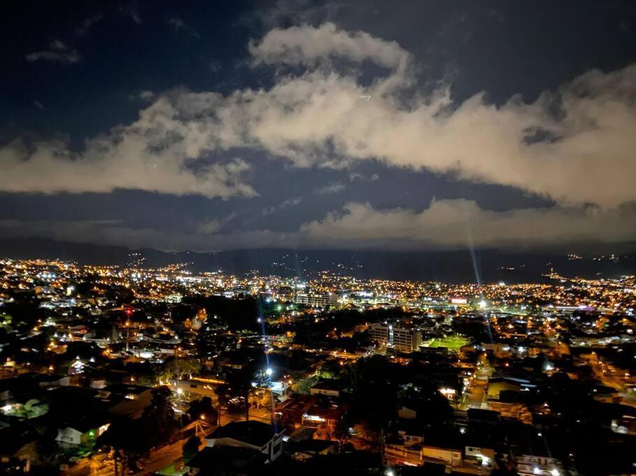 Penthouse En Los Yoses, Vista De Los Dioses Fast Wifi San Jose  Exterior foto